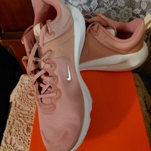 Nike In Season TR 14 Unisex Rose Gold/MTLC Men 7.5 Wm9 NIB